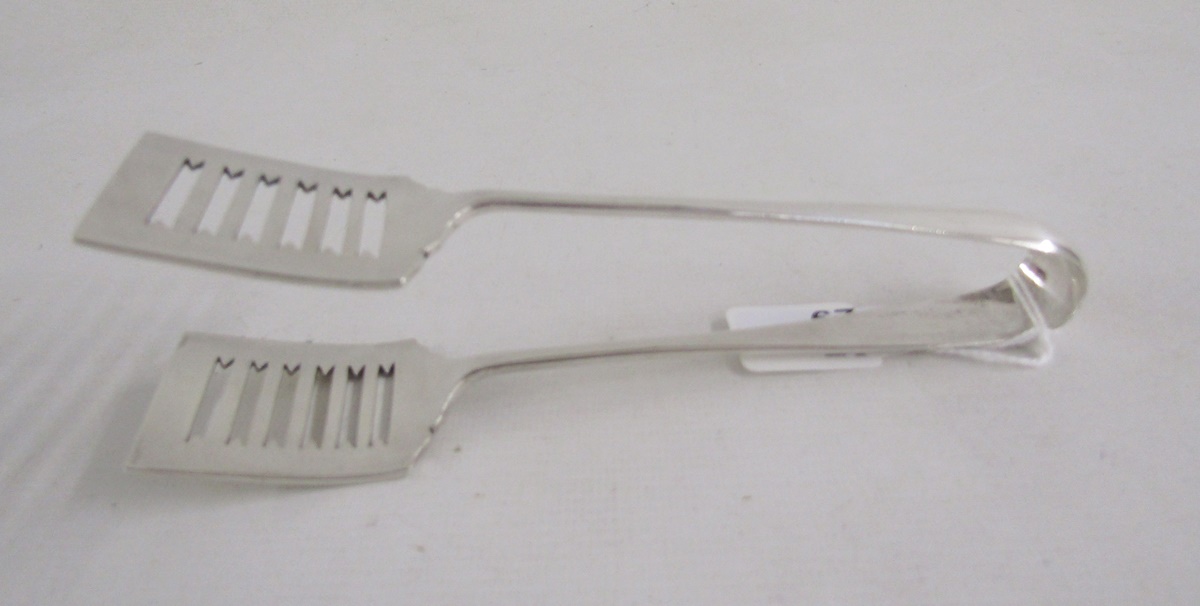 George V silver set of asparagus tongs, hallmarked Sheffield 1925, by William Hutton & Sons Ltd, - Image 2 of 4