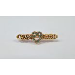 15ct gold, turquoise and seedpearl bar brooch centred by openwork heart, on a ropetwist backing, 4.