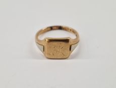 9ct gold signet ring, initial engraved 'T', 6.7g approx. Size T