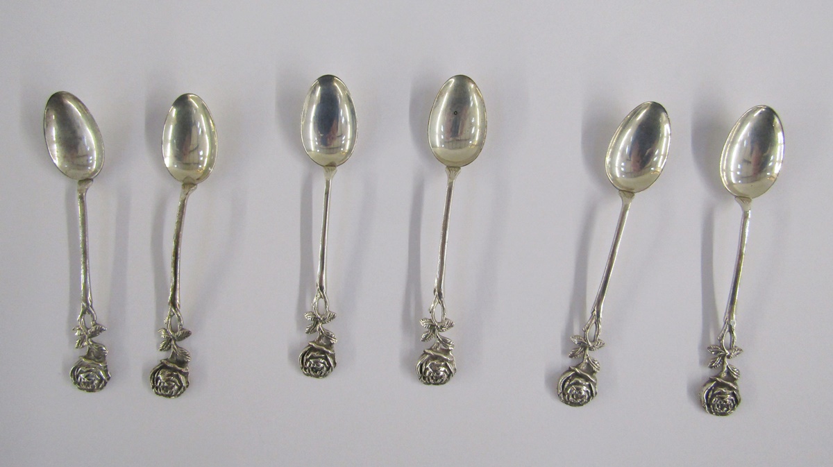 George V set of twelve shell bowled coffee spoons, hallmarked London 1927, makers marks rubbed, - Image 3 of 5