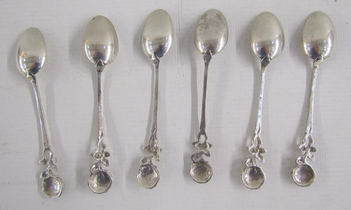 George V set of twelve shell bowled coffee spoons, hallmarked London 1927, makers marks rubbed, - Image 4 of 5