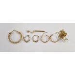 Small quantity gold earrings, fine chain necklace, etc, gross weight 4.2g approx. (1 bag)