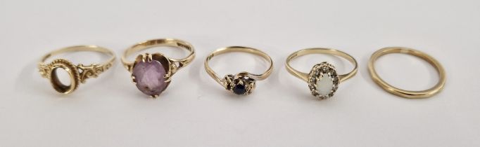9ct gold ring set small blue stone size L (stones missing), a 9ct gold ring mount (oval stone