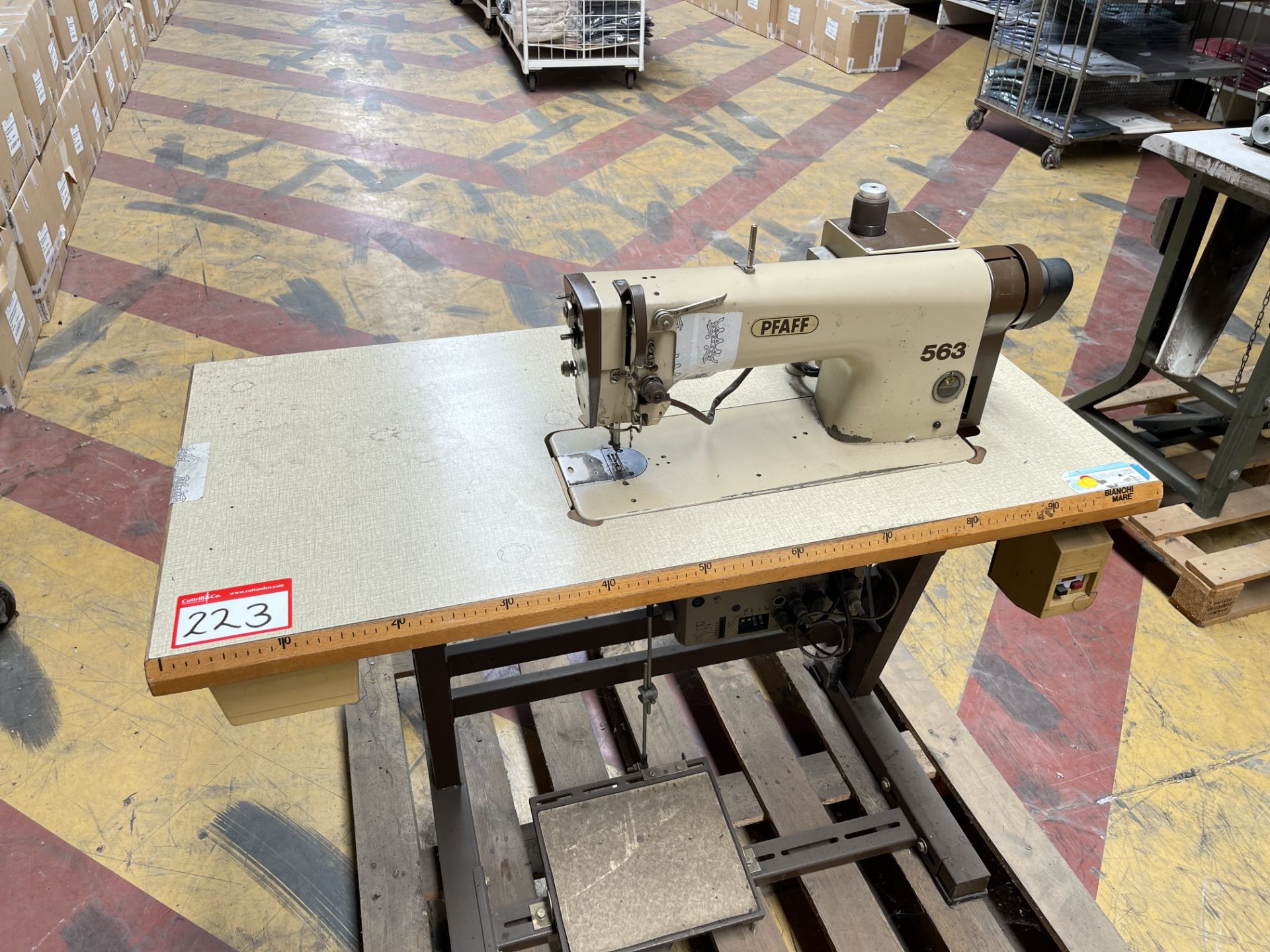 Pfaff 653 Industrial Sewing machine. S/No 347531 - Image 2 of 7