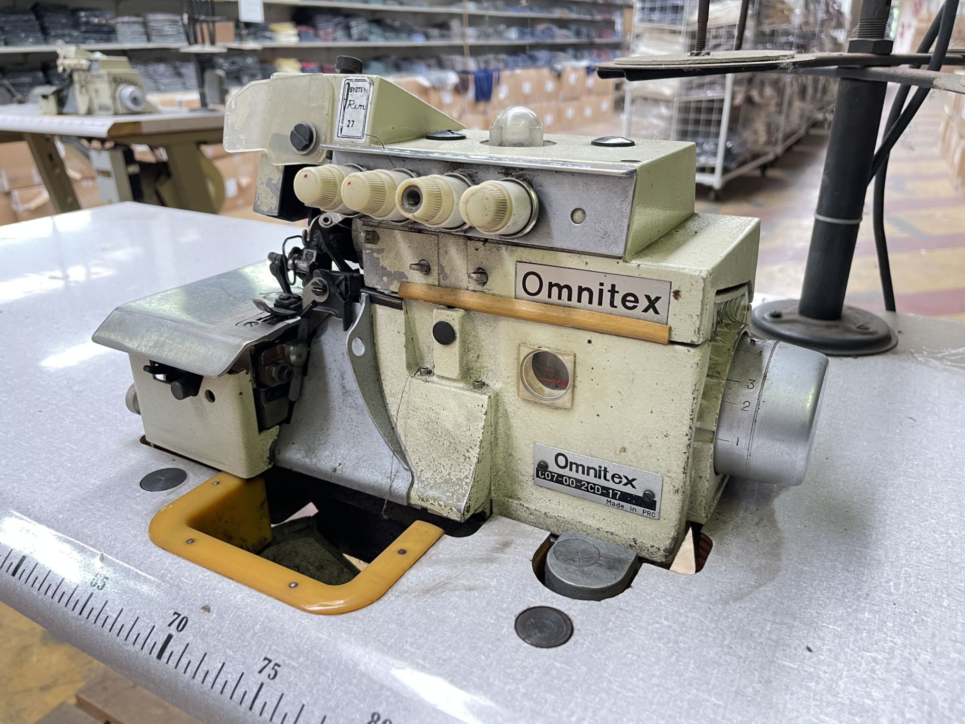 Omnitex C07-00-2CD-17 Overlocker Sewing Machine S/No:012668 - Image 5 of 8