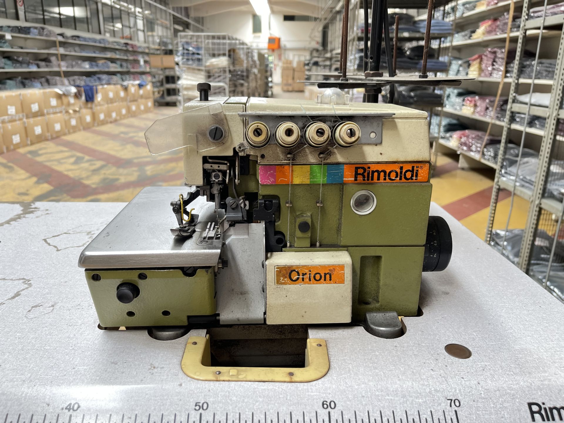 Rimoldi 627-00-2MD-02/135-82 Overlocker Sewing machine. S/No 559 565 - Image 3 of 8