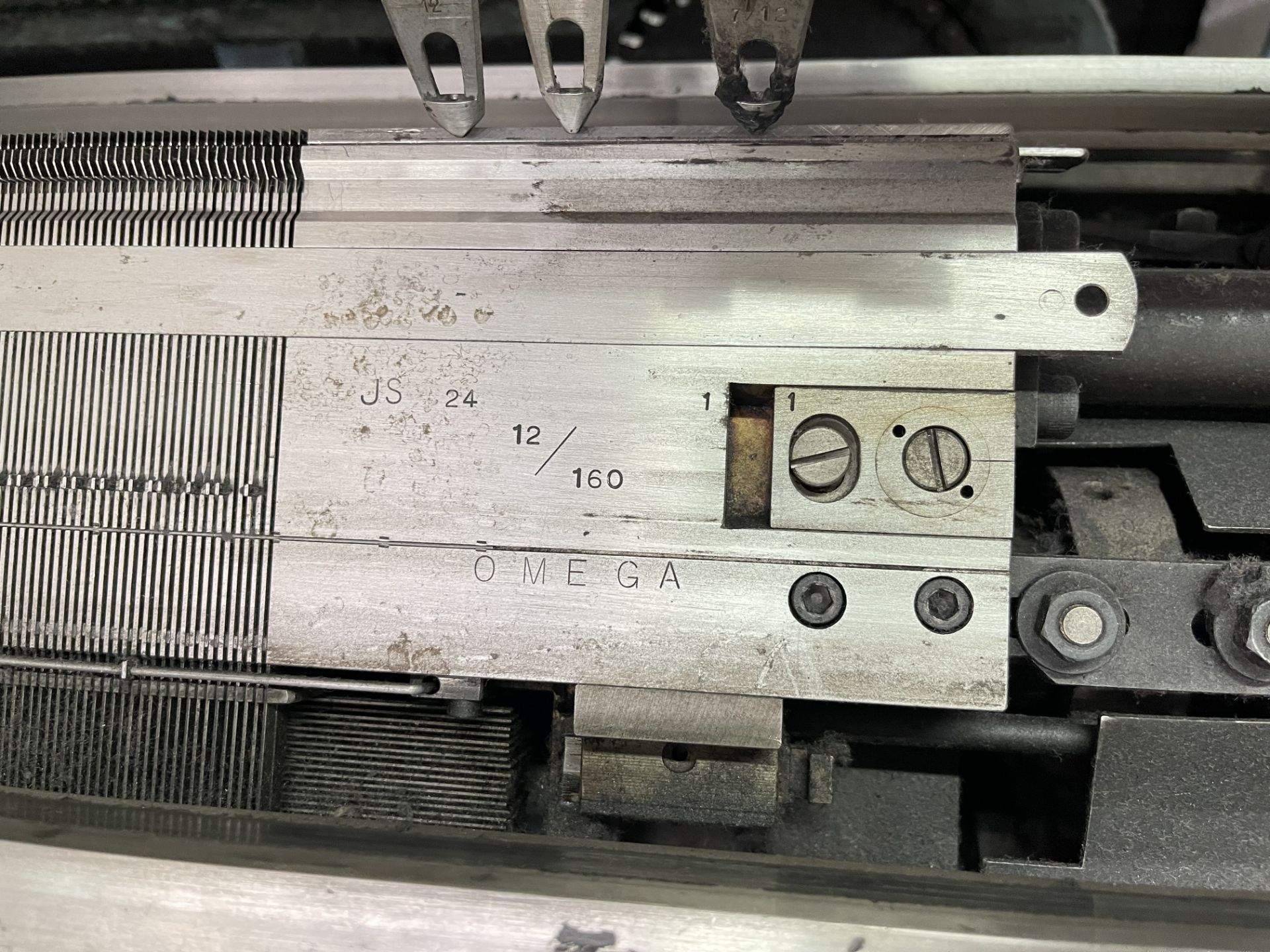 Omega JS 24 Type 12/160 Flat Bed Knitting Machine - Image 3 of 4
