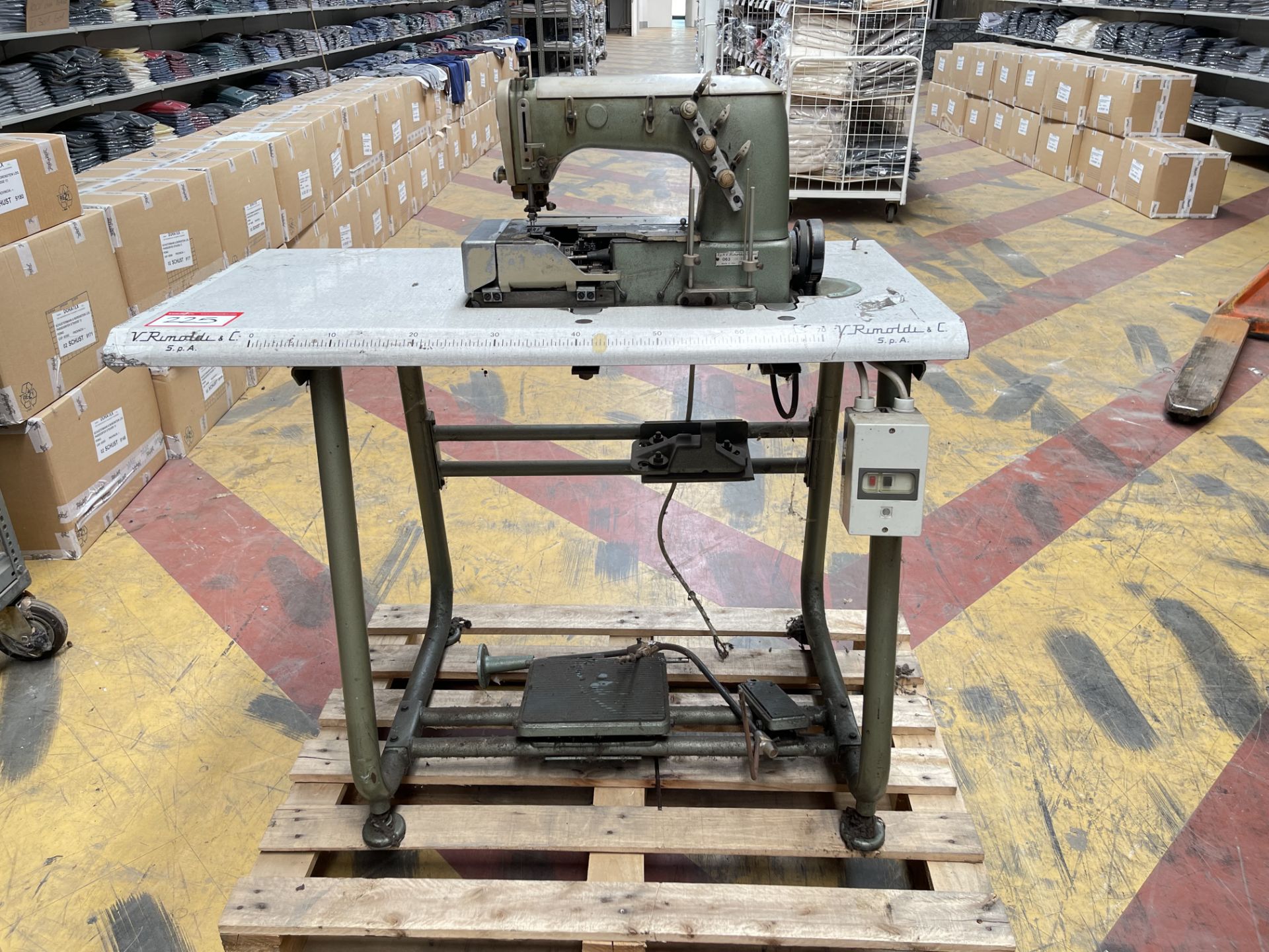 Rimoldi 063-30-04 Industrial Sewing machine. S/No 105-00