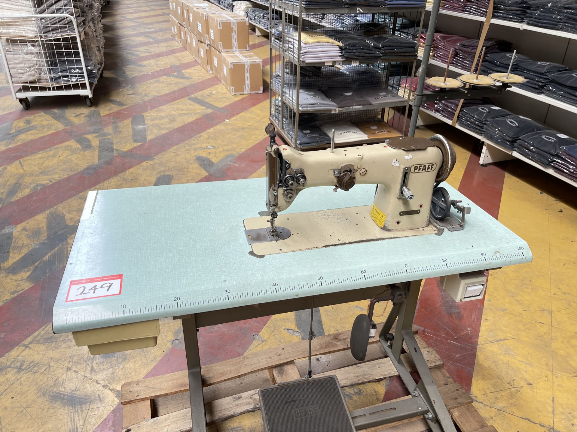 Pfaff Industrial Sewing machine. S/No 138 6BSX4 5 - Image 2 of 7