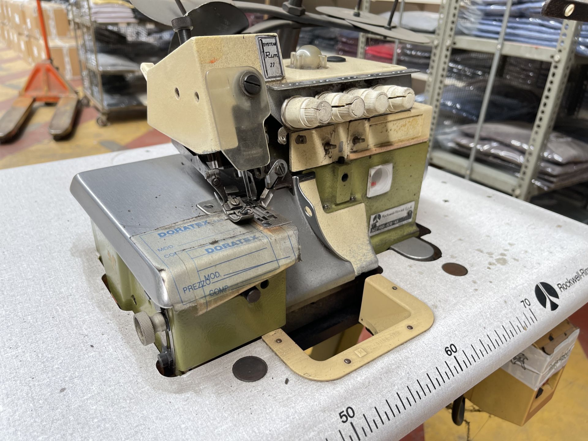 Rimoldi 527-00-2CD-45 Overlocker Sewing machine. S/No 768999 - Image 4 of 7