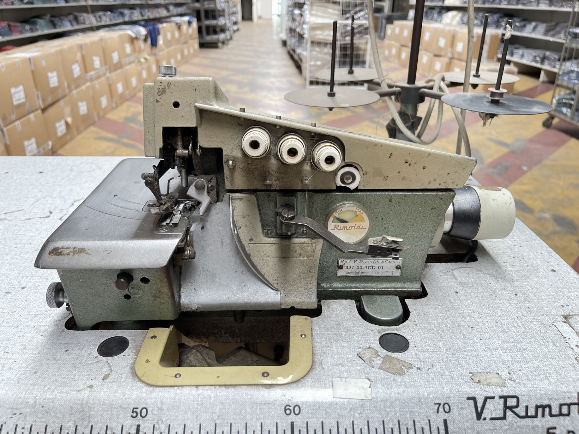 Rimoldi 327-00-1CD-01 Overlocker Sewing machine. S/No 0390 - Image 3 of 7