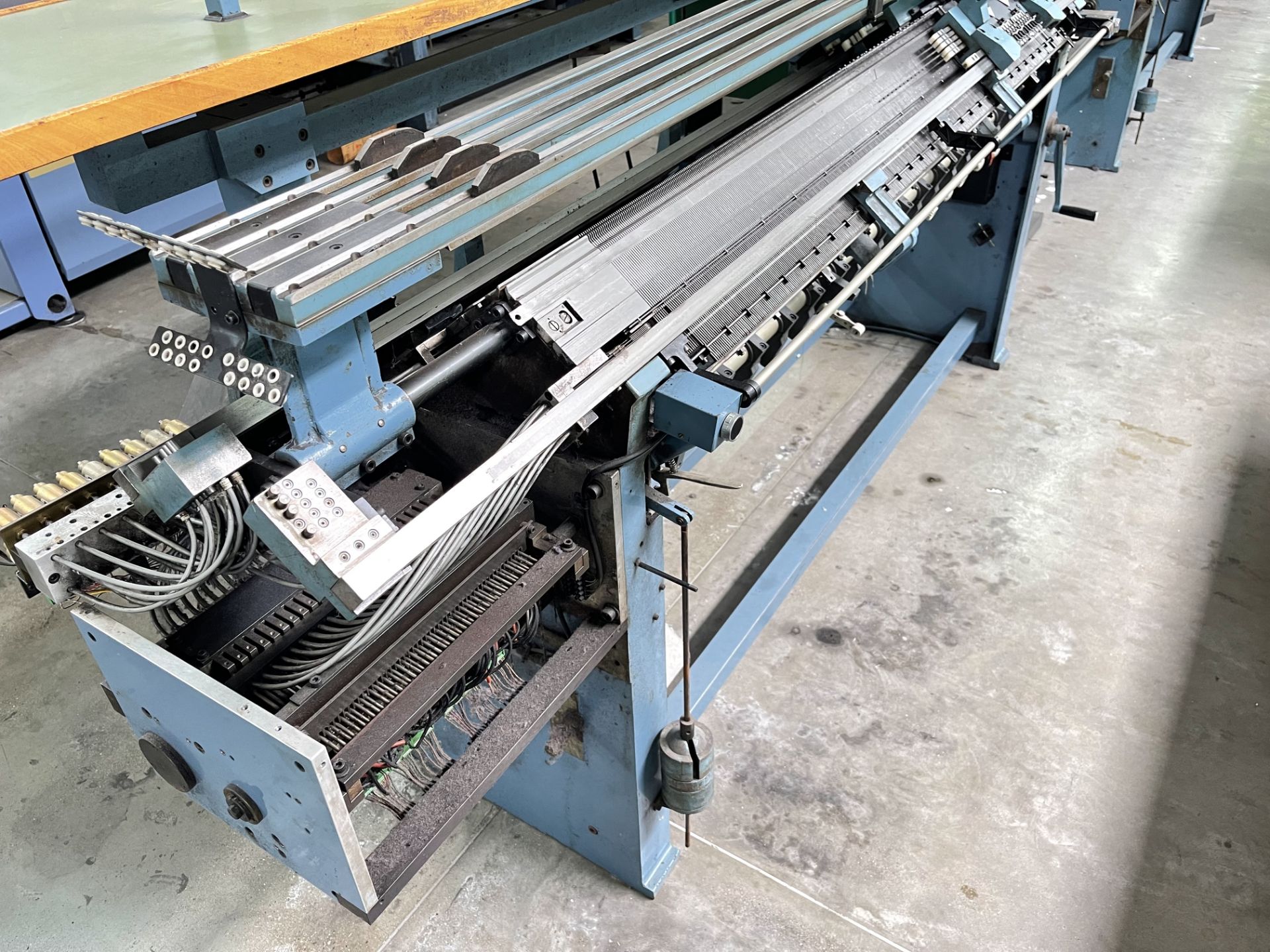 Omega JS 24 Type E7/160 Flat Bed Knitting Machine - Image 5 of 5