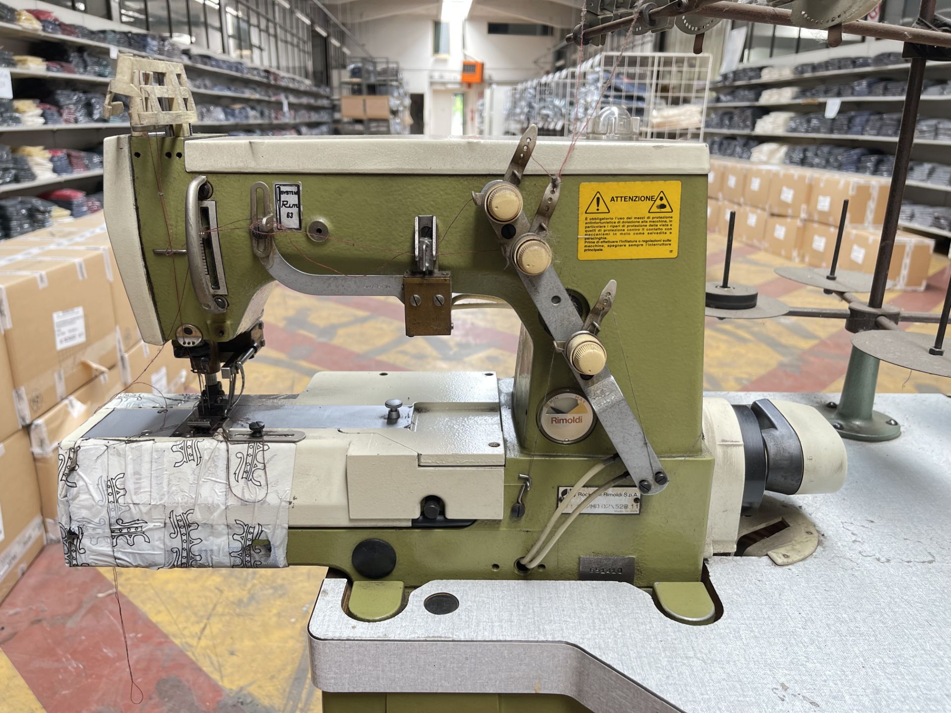 Rimoldi 171 11 2MD 02\528 11 Industrial Sewing machine. S/No 651410 - Image 3 of 8