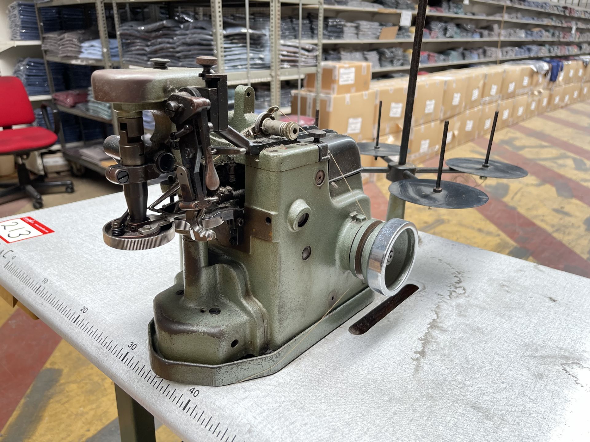 Rimoldi 054-04-01 Cup Seamer Sewing machine. S/No 382125 - Image 3 of 6
