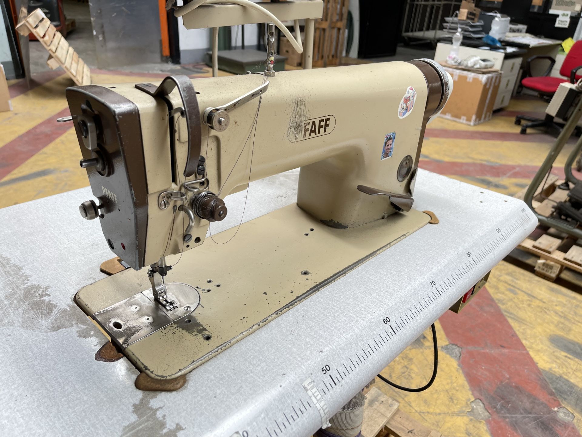 Pfaff 463-900\57 Industrial Sewing machine. S/No 1418823 - Image 4 of 7