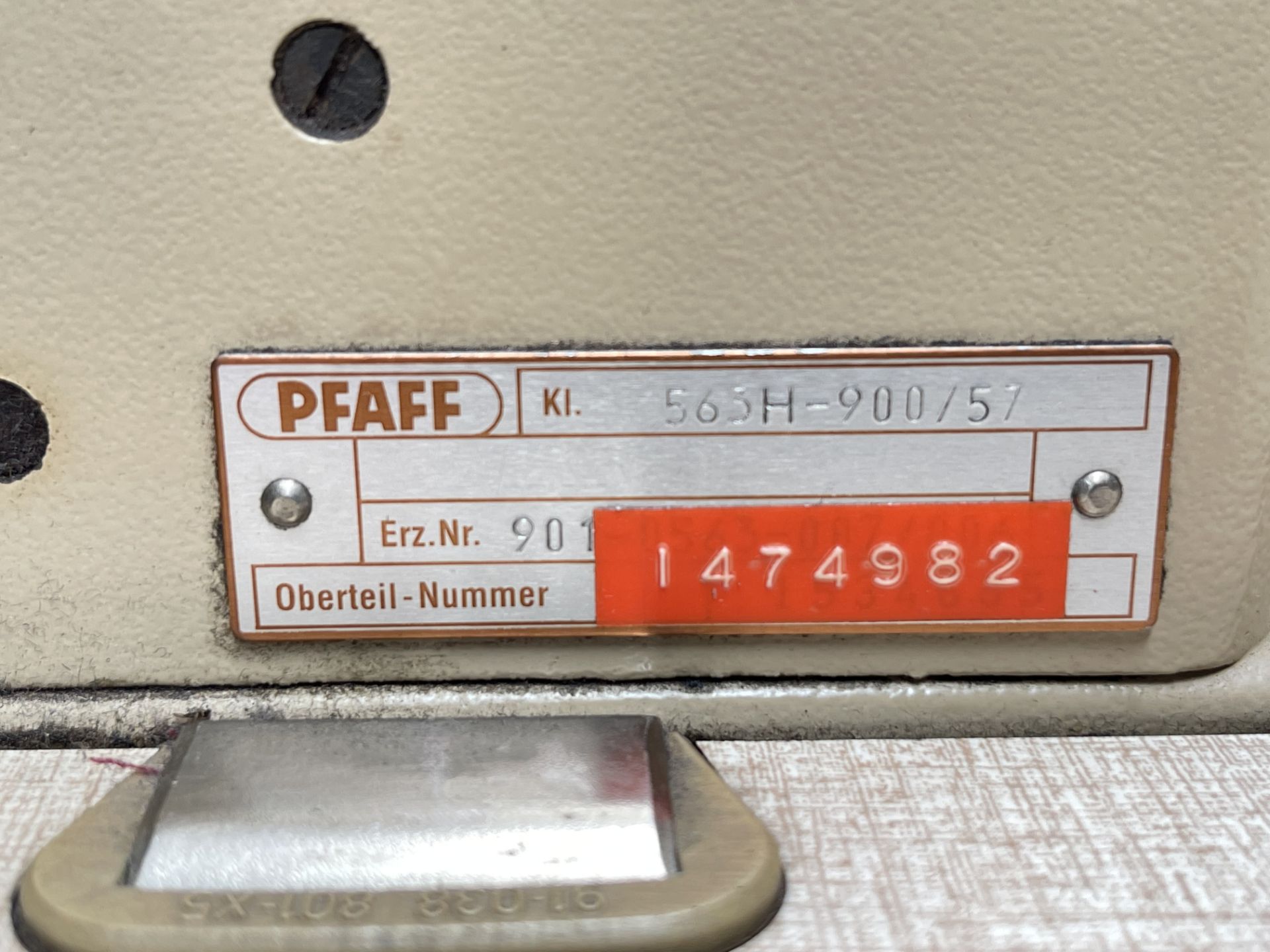 Pfaff 563H-900/57 Industrial Sewing machine. S/No 90T1474982 - Image 6 of 6