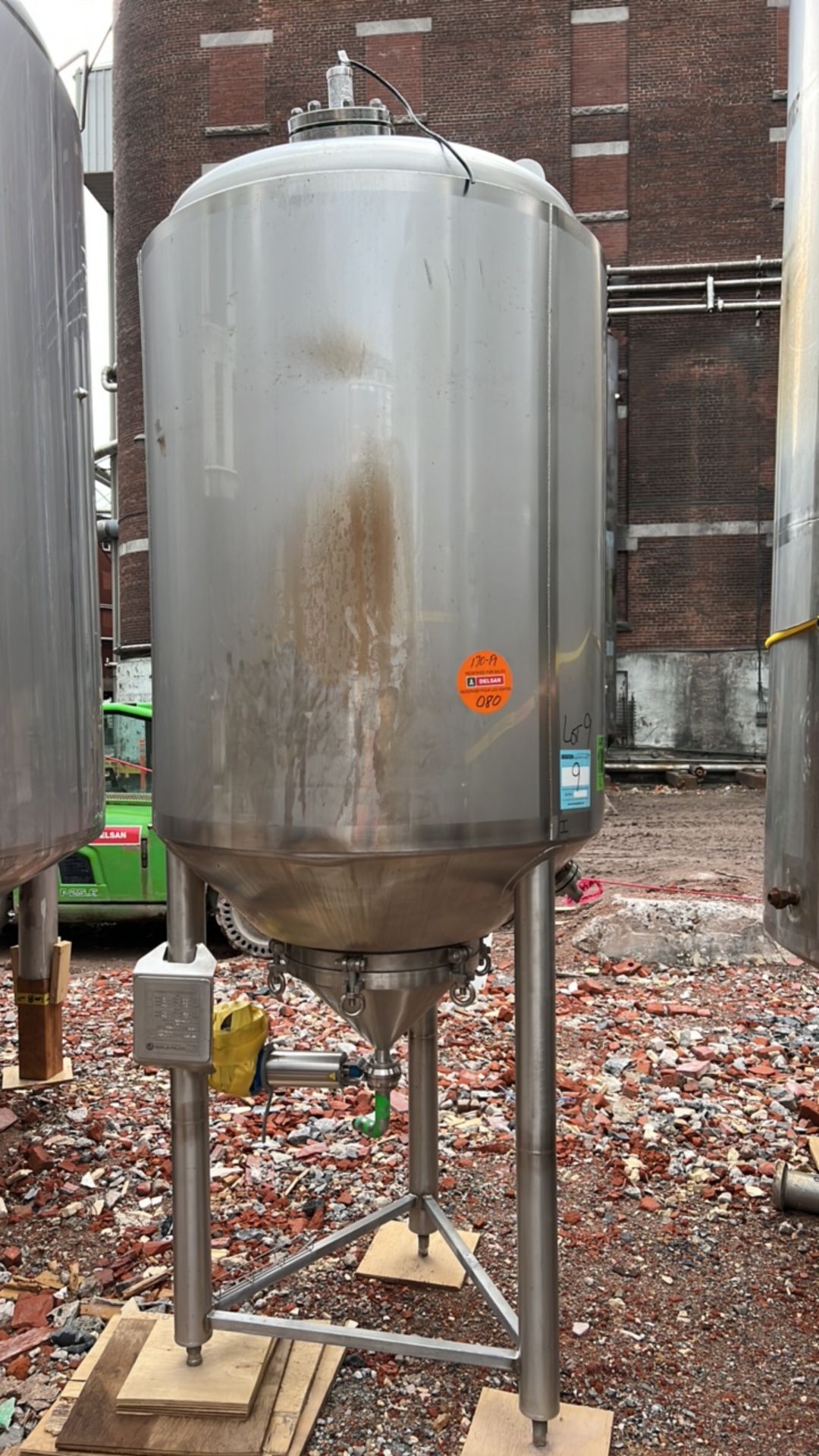 326 Gallon / 1235 Litre BERLIE-FALCO Vertical Jacketed Pressure Tank 304L Stainless Steel, ~40" dia