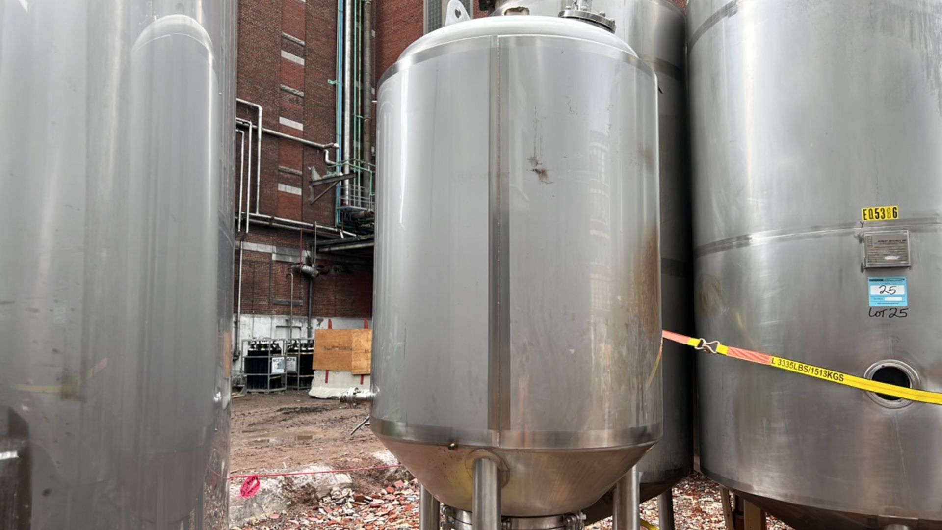 326 Gallon / 1235 Litre BERLIE-FALCO Vertical Jacketed Pressure Tank 304L Stainless Steel, ~40" dia - Image 6 of 7