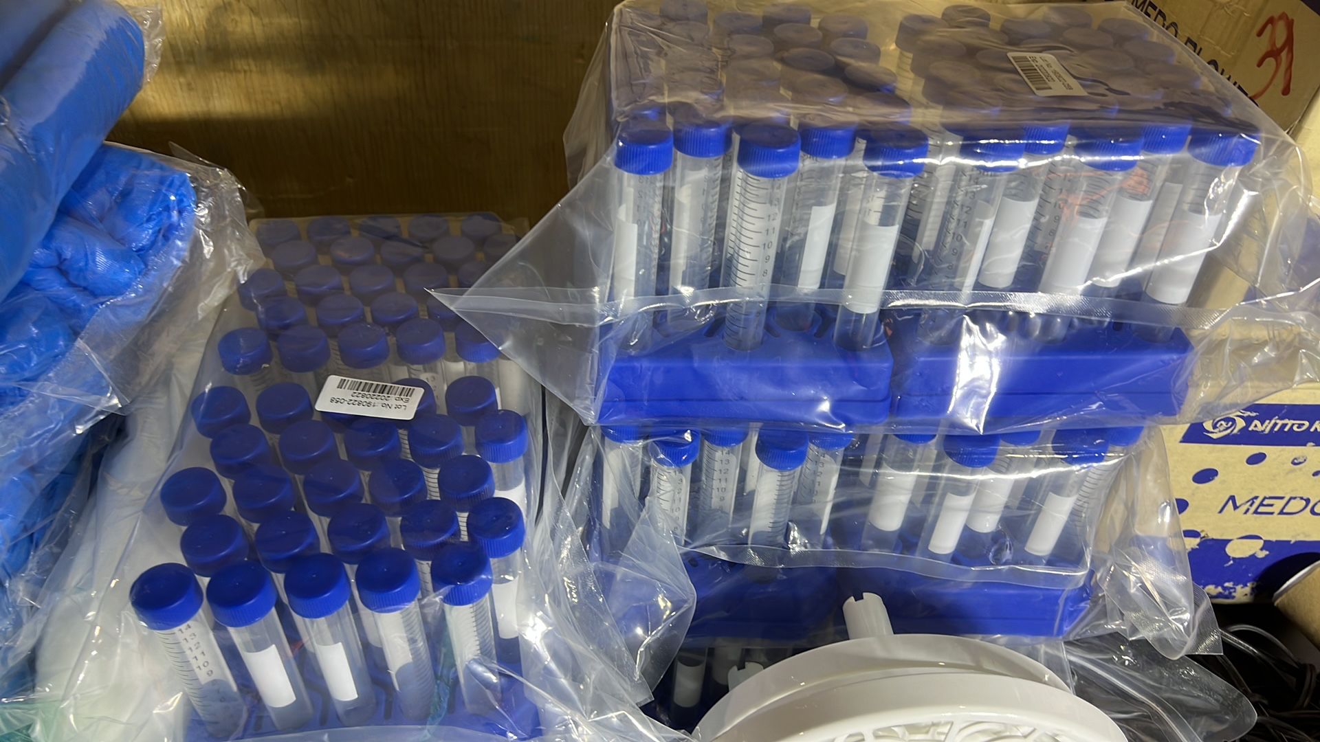 Lot of Miscellaneous lab equipment, test tubes, microfibre filters, qualitative, cellulose filters, - Image 2 of 8