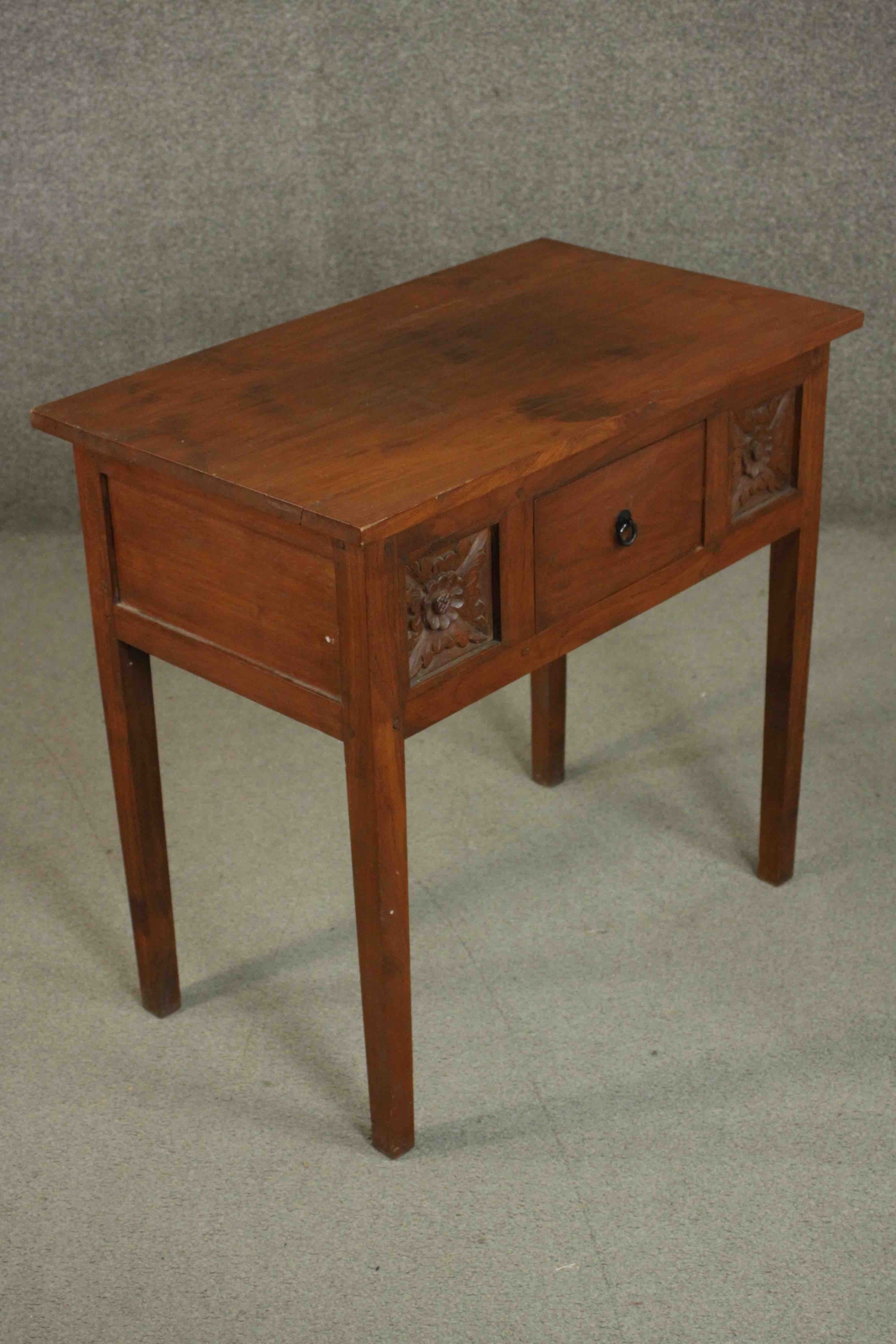 A contemporary Eastern hardwood lowboy, the rectangular top over a single drawer flanked by two - Image 3 of 8