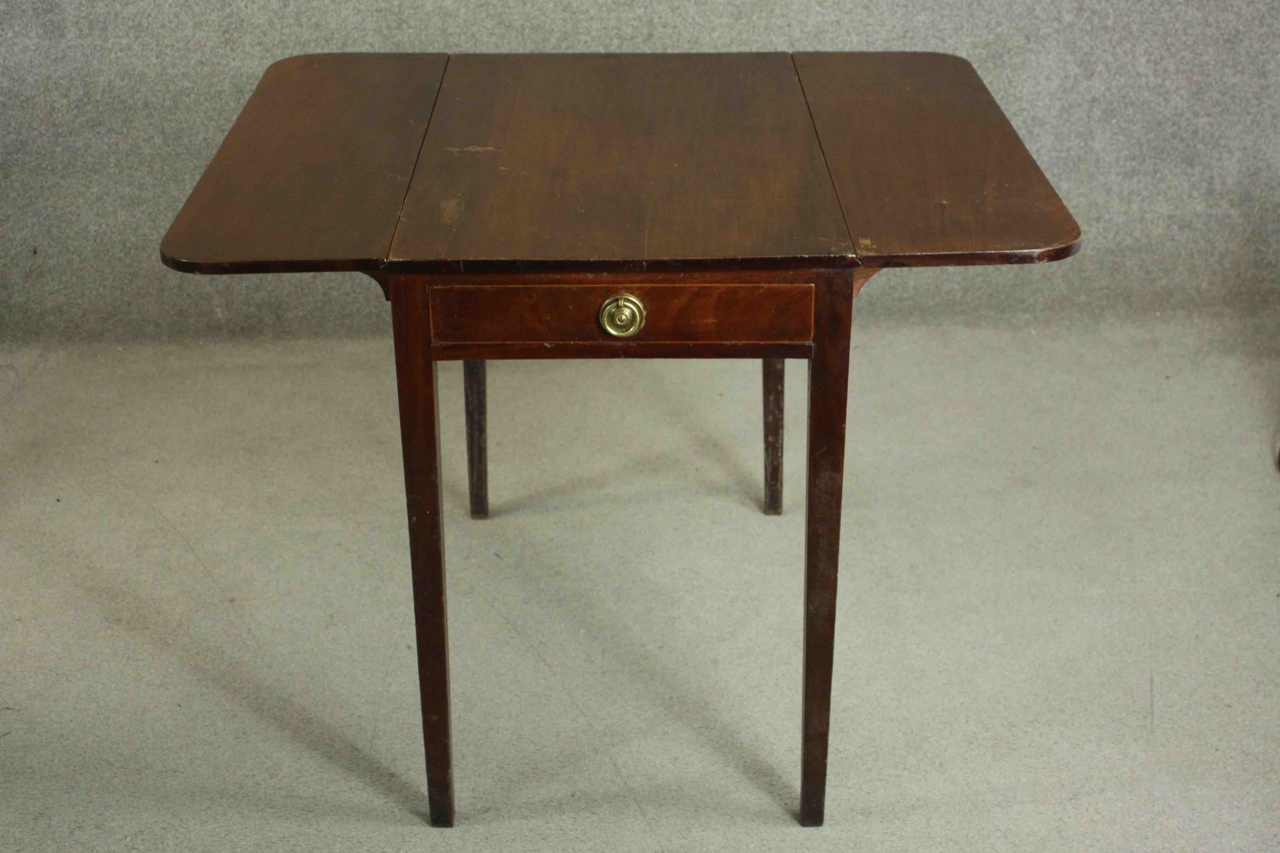 A George III mahogany Pembroke table, with two drop leaves and a single end drawer, on square - Image 7 of 7