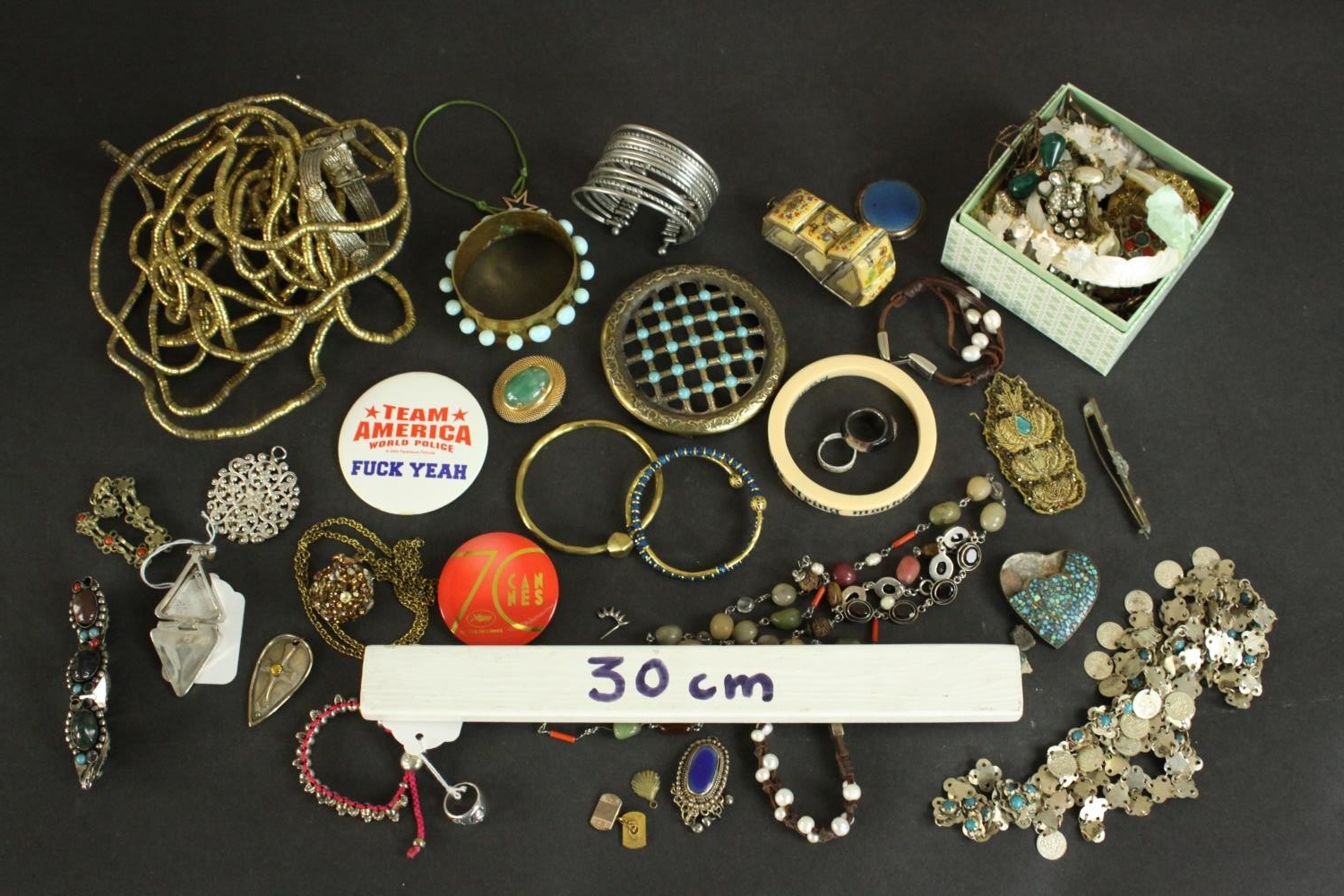 A large collection of jewellery and other items, including a carved shell bangle, lapis lazuli - Image 2 of 8