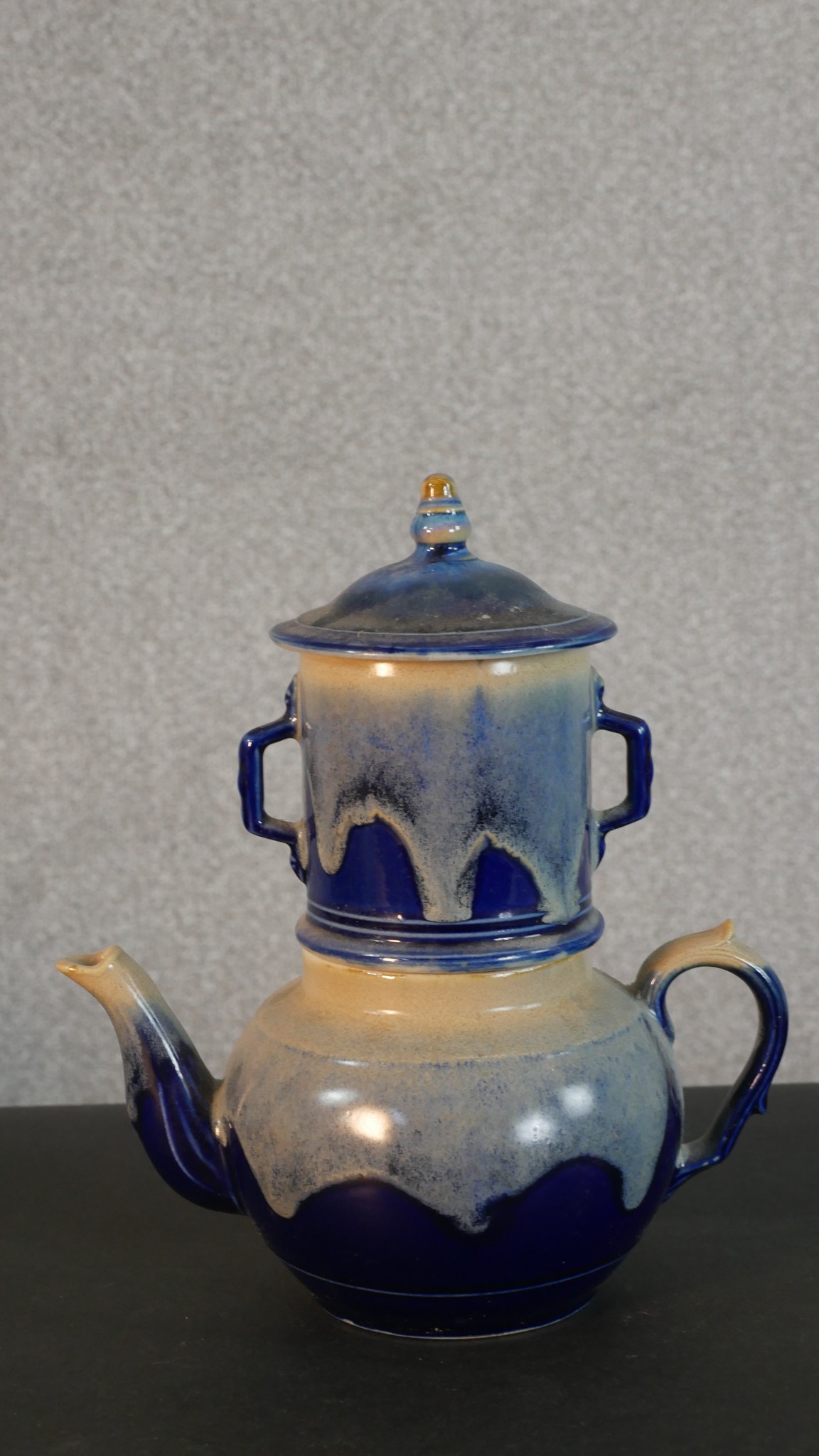 A collection of eight 19th and 20th century tea pots, including a barge ware ceramic tea pot and - Image 6 of 12