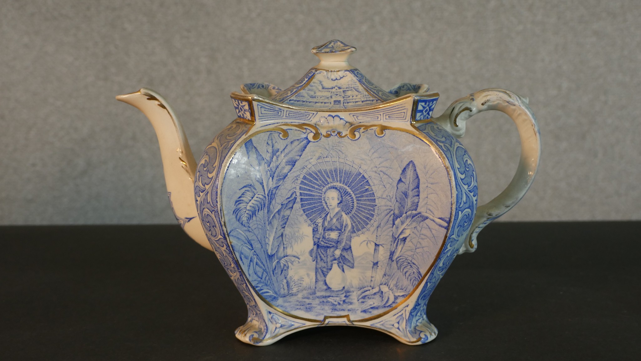 A collection of eight 19th and 20th century tea pots, including a barge ware ceramic tea pot and - Image 10 of 12