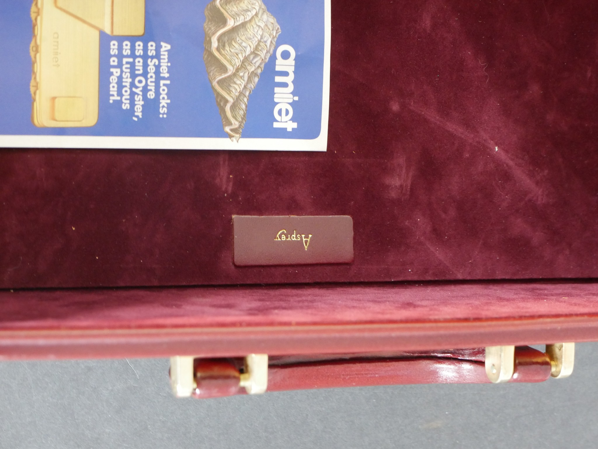 A boxed Asprey of London wine red leather travelling drinks case with four frosted glass - Image 7 of 8