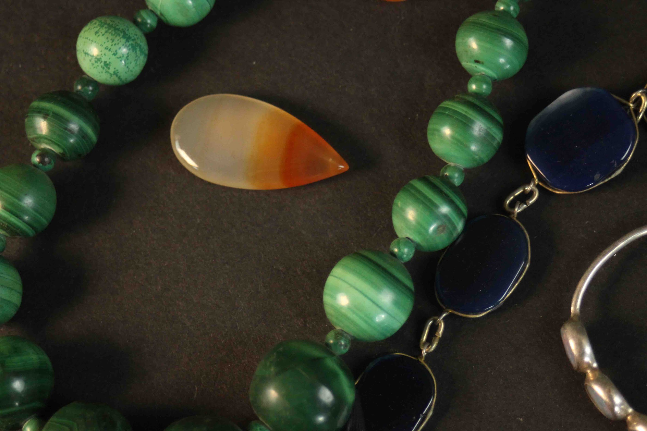 A collection of gemstone necklaces and other jewellery. A graduated carved malachite bead - Image 5 of 8