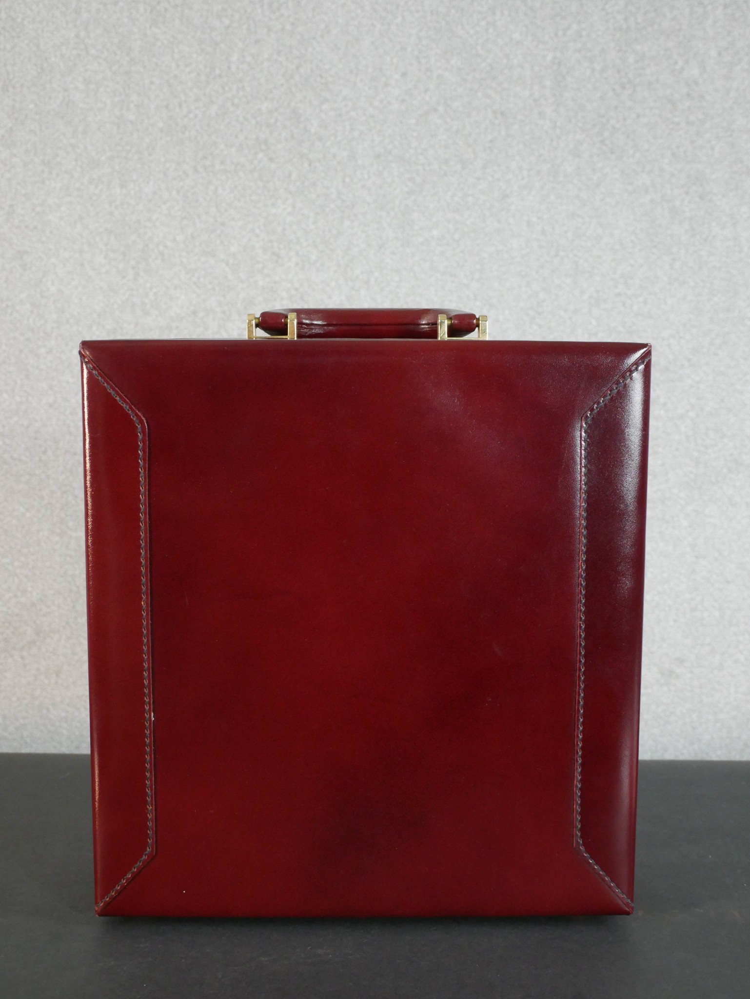 A boxed Asprey of London wine red leather travelling drinks case with four frosted glass - Image 4 of 8