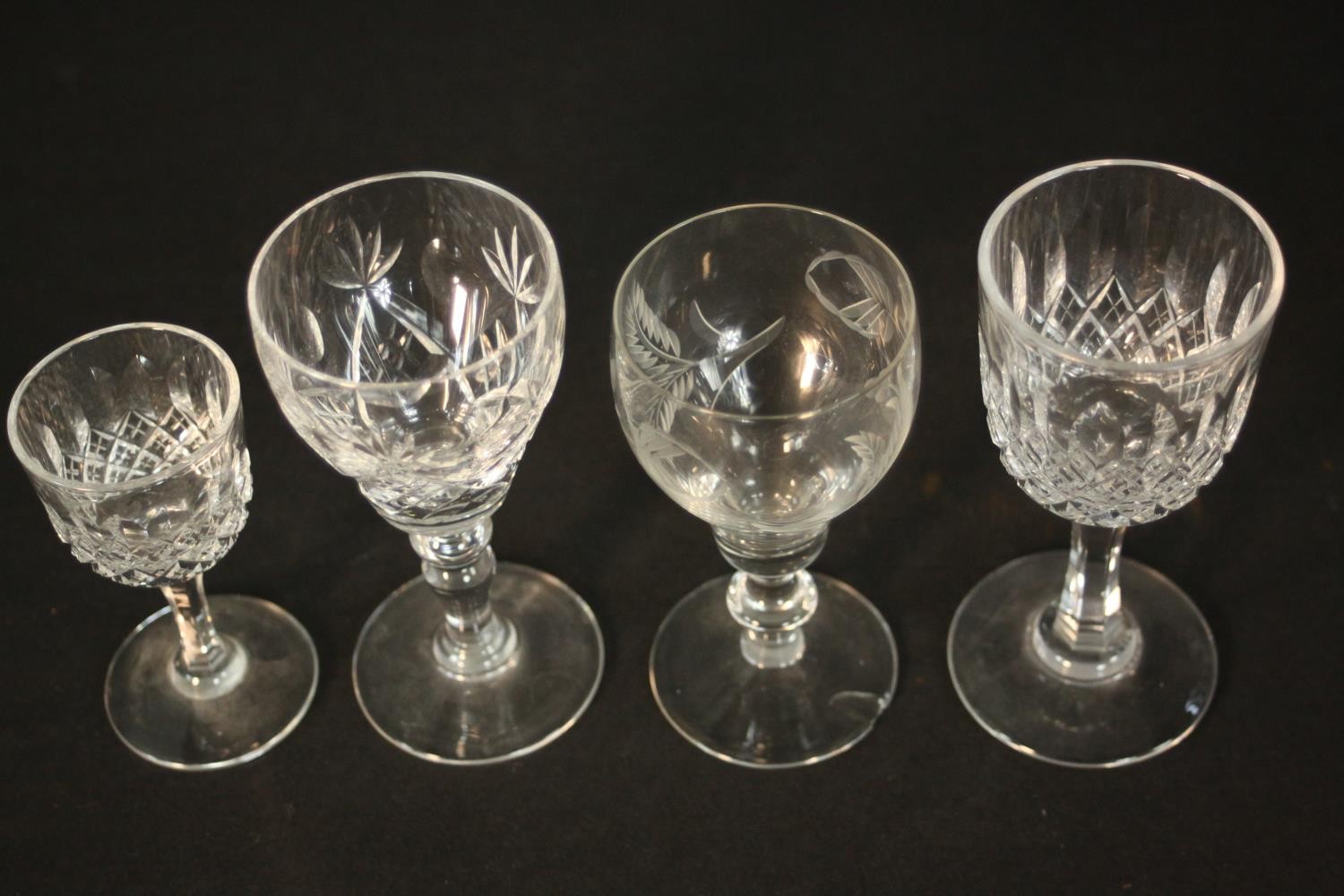 A collection of seventeen pressed glass and cut crystal sherry/liqueur glasses with various - Image 4 of 5