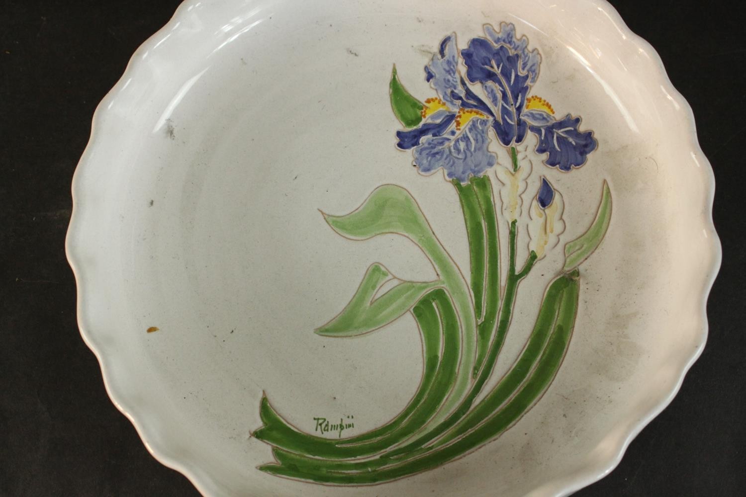 Rampini Gubbiot, two hand painted crimped edge flan dishes with iris pattern along with a tulip - Image 5 of 10