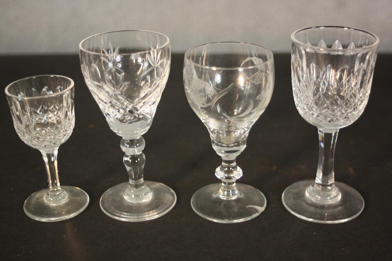 A collection of seventeen pressed glass and cut crystal sherry/liqueur glasses with various - Image 5 of 5