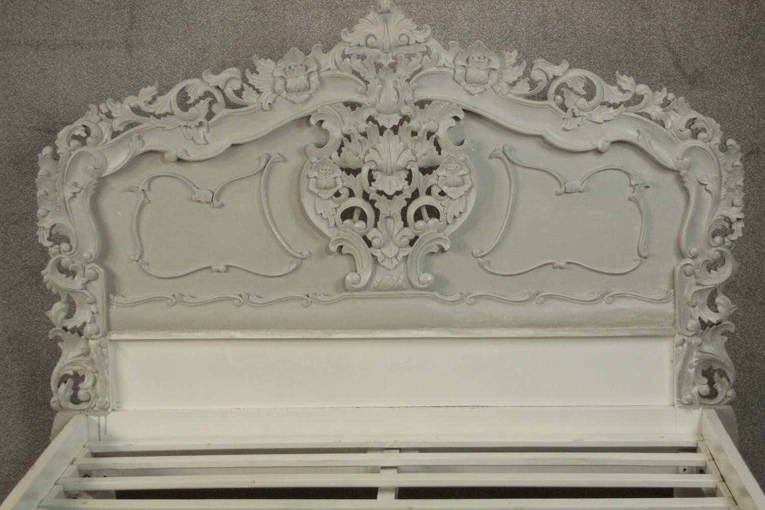 A grey and white painted ornately carved king size bed, the headboard and foot carved and pierced - Image 6 of 10