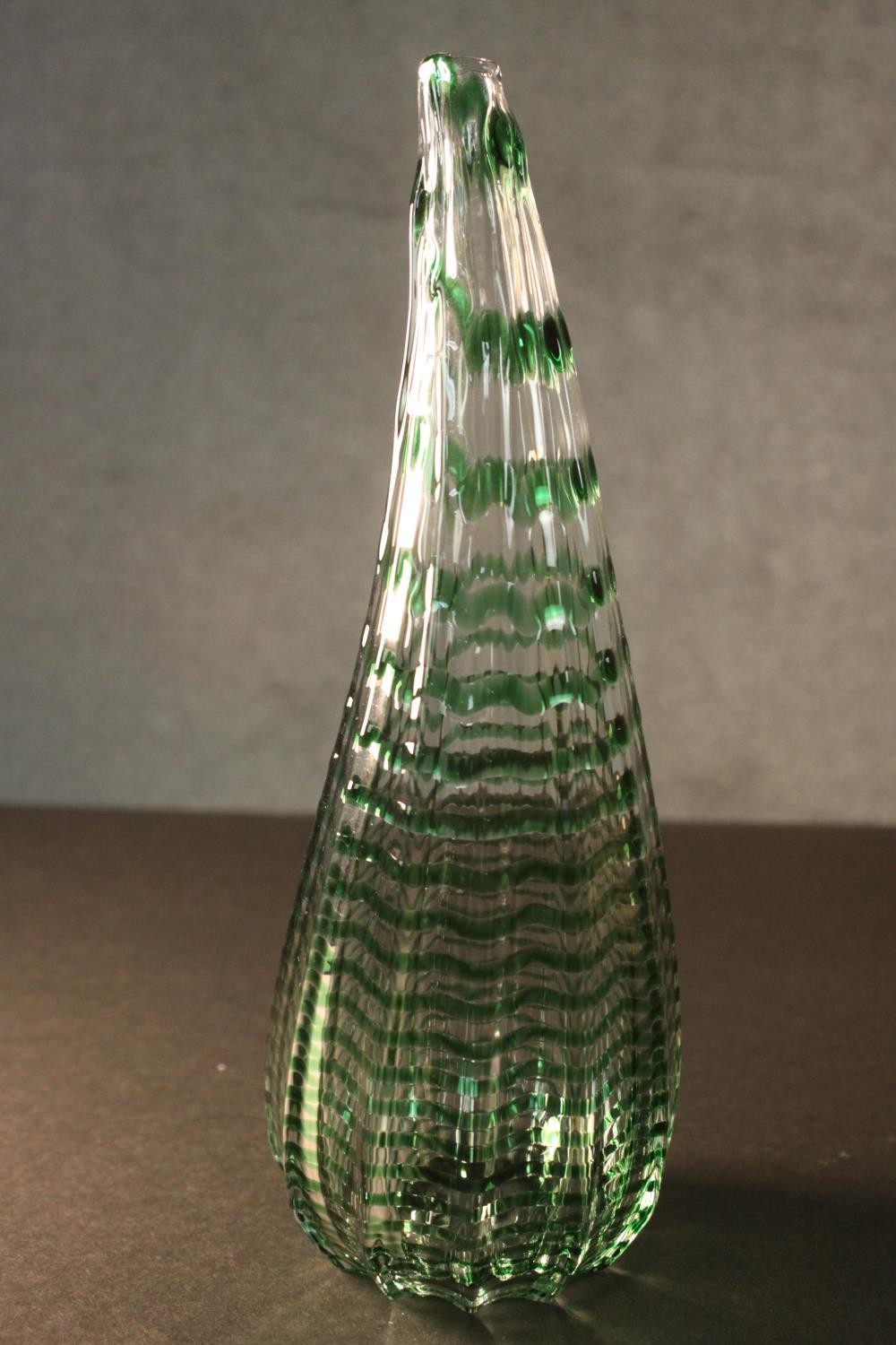 A large clear and green art glass onion form vase, signed to base. H.25 Dia.9cm. (largest) - Image 2 of 5