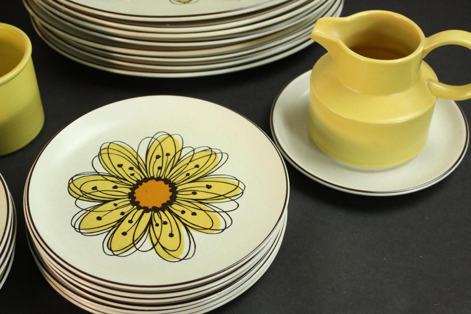 A large collection of 1972 Midwinter Stonehenge Flowersong pattern ceramics by Jessie, including - Image 4 of 8