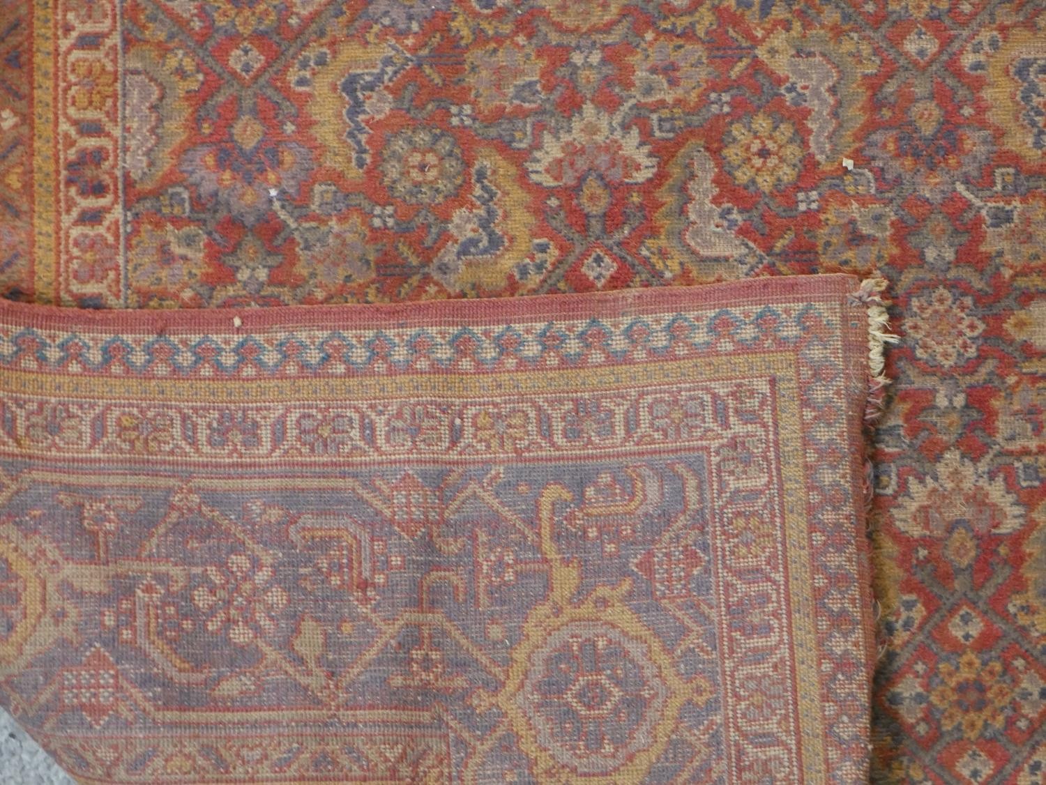 A red ground Keshan motif carpet. L.290 W.195cm - Image 7 of 7