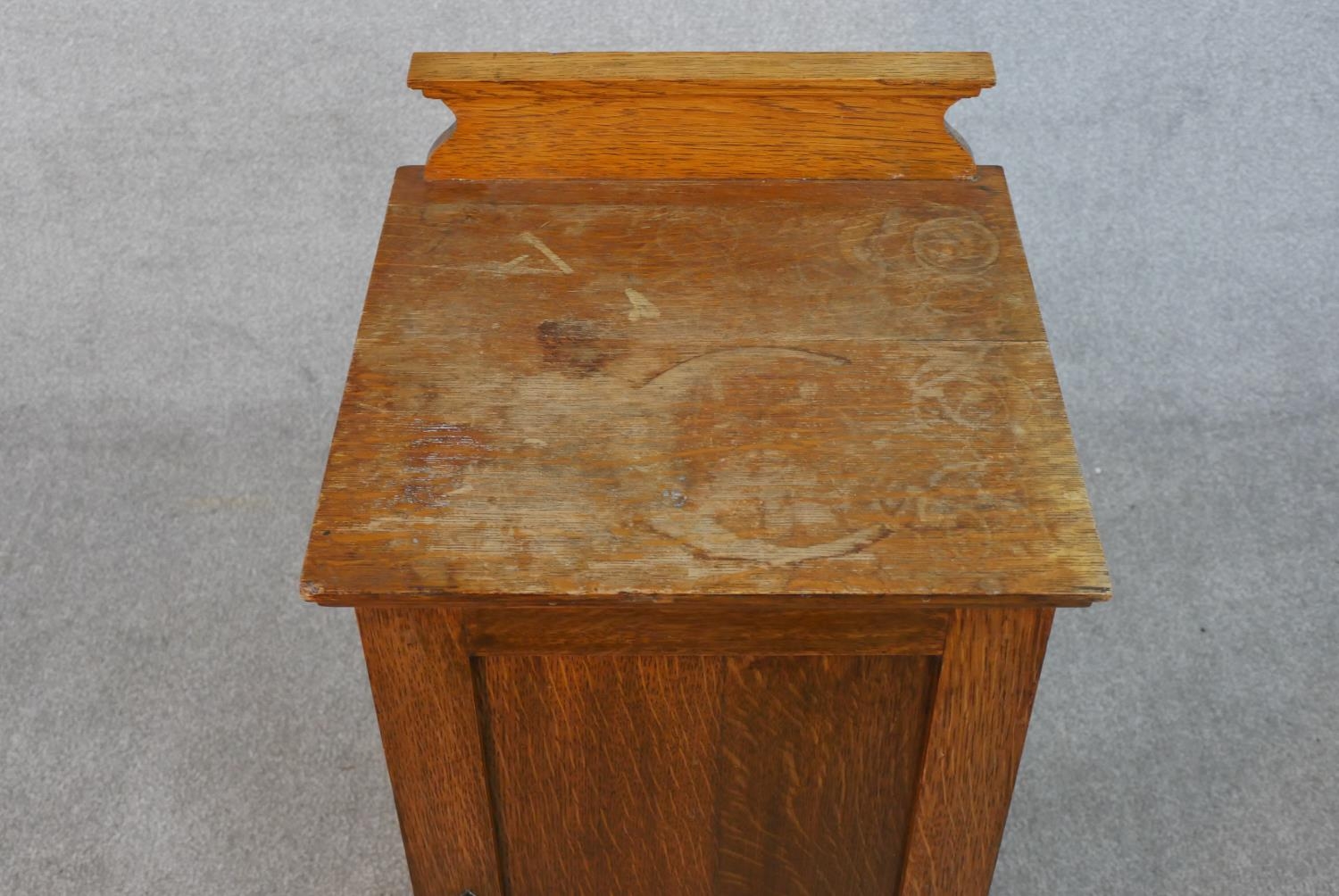 A late 19th century light oak pot cupboard on ogee bracket feet. H.87 W.41 D.36cm - Image 2 of 4