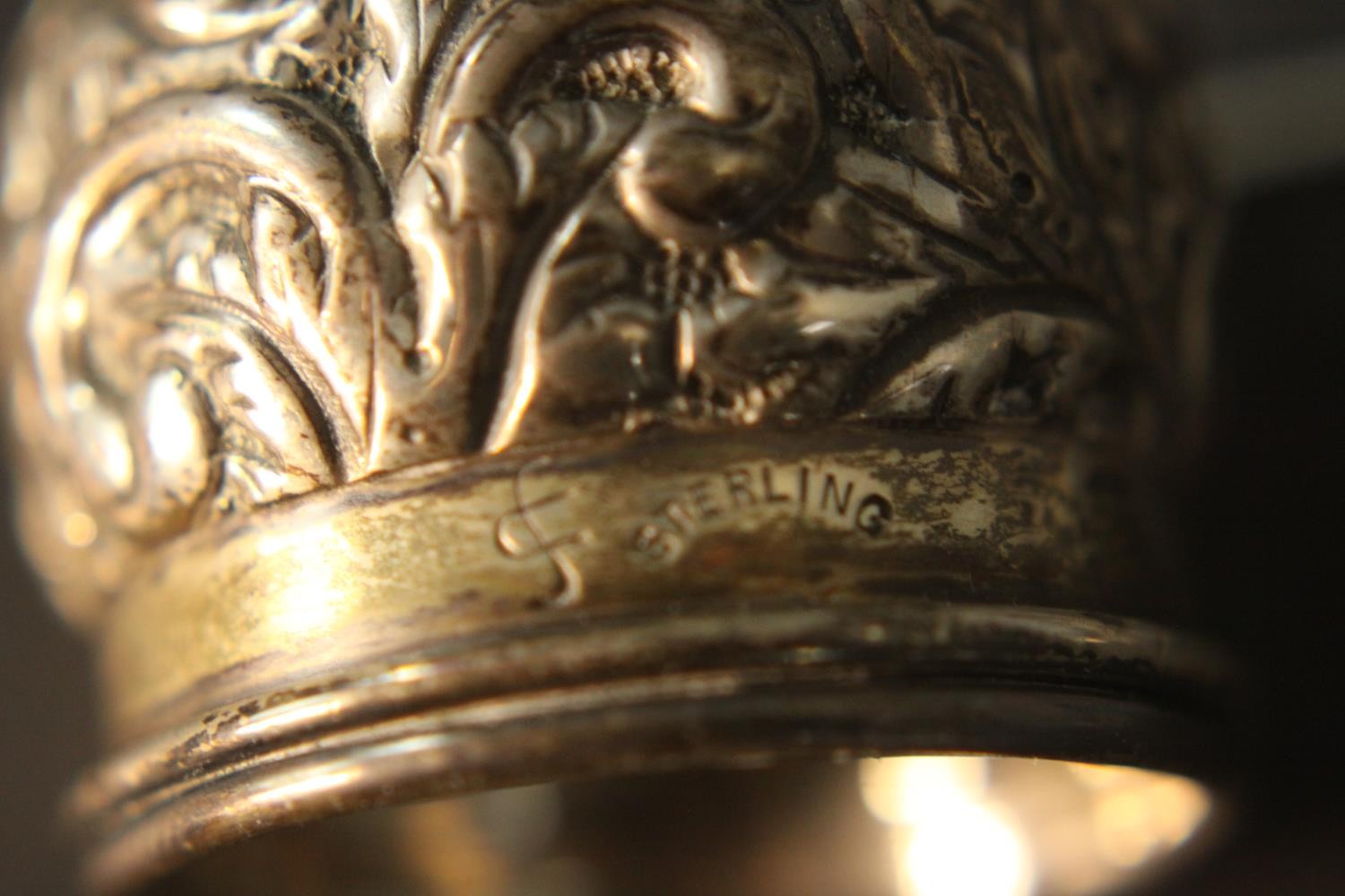 A collection of silver and silver plate, including a dressing table box, a silver engraved twin - Image 14 of 16