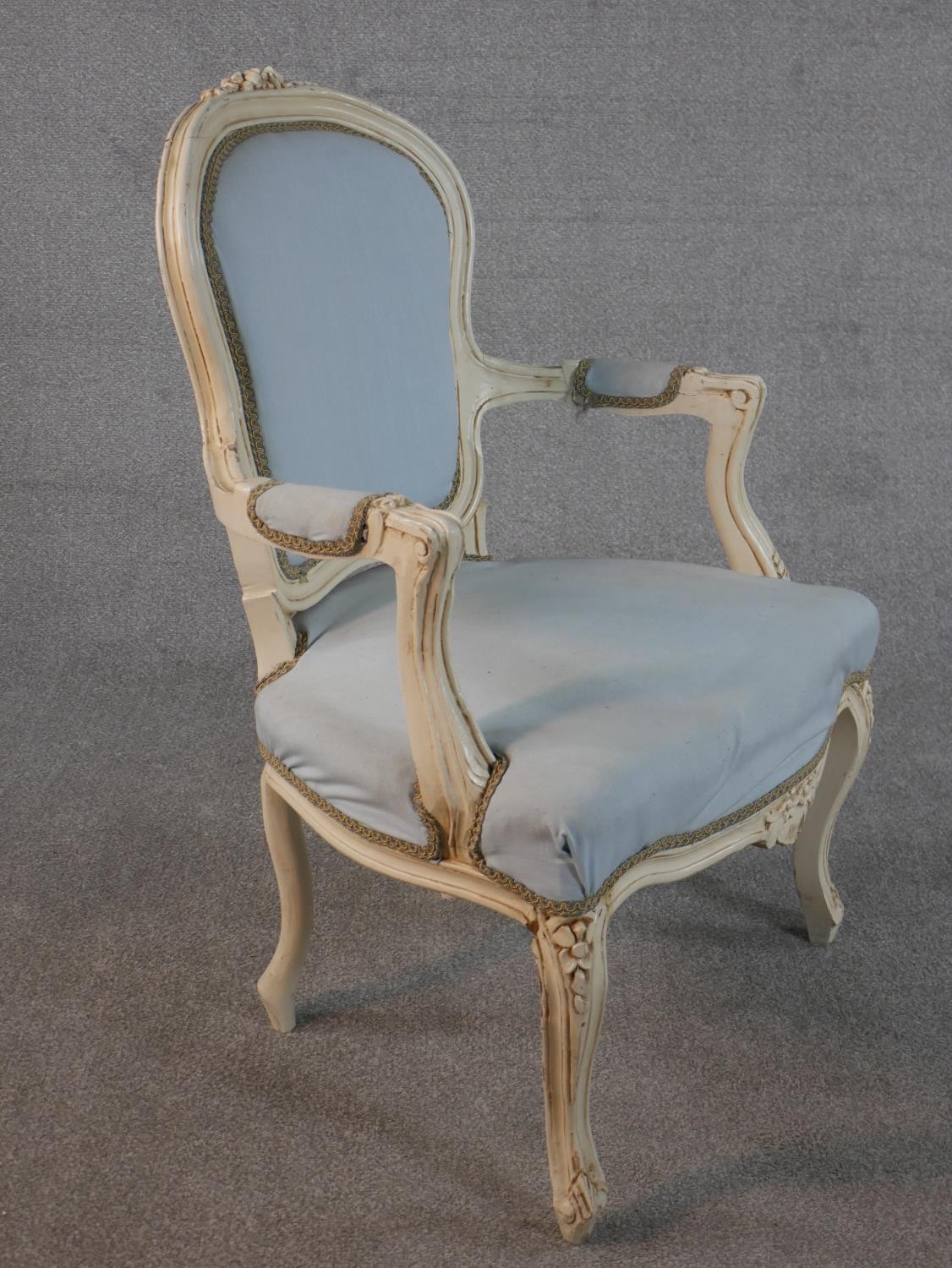 Two French Louis XV style fauteuil armchairs, one gilded and upholstered in silk (upholstery - Image 5 of 9