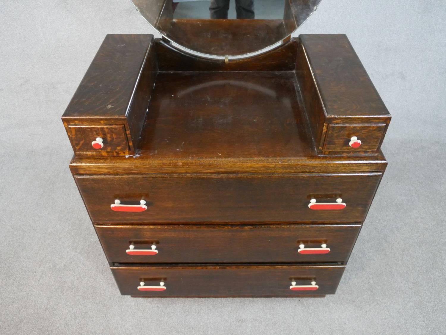 A mid century oak Art Deco style dressing table. H.141 D.80 W.40cm - Image 2 of 6