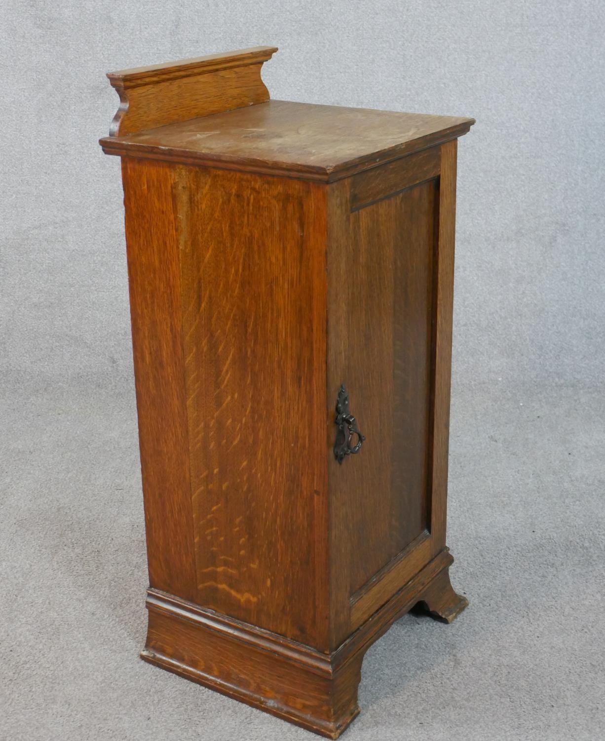 A late 19th century light oak pot cupboard on ogee bracket feet. H.87 W.41 D.36cm - Image 4 of 4