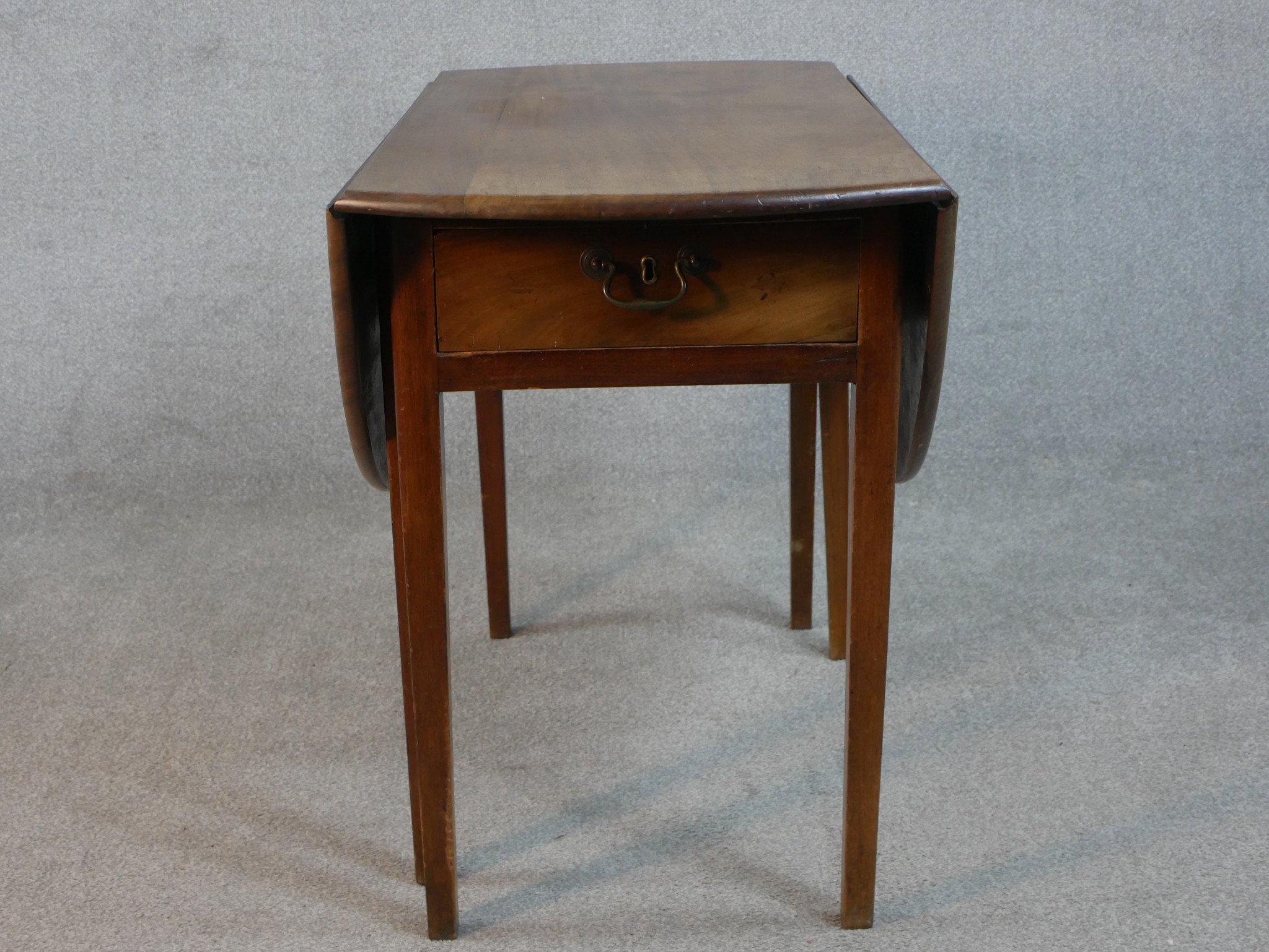 A Victorian walnut Pembroke table, with two drop leaves over a single end drawer, on square - Image 3 of 5