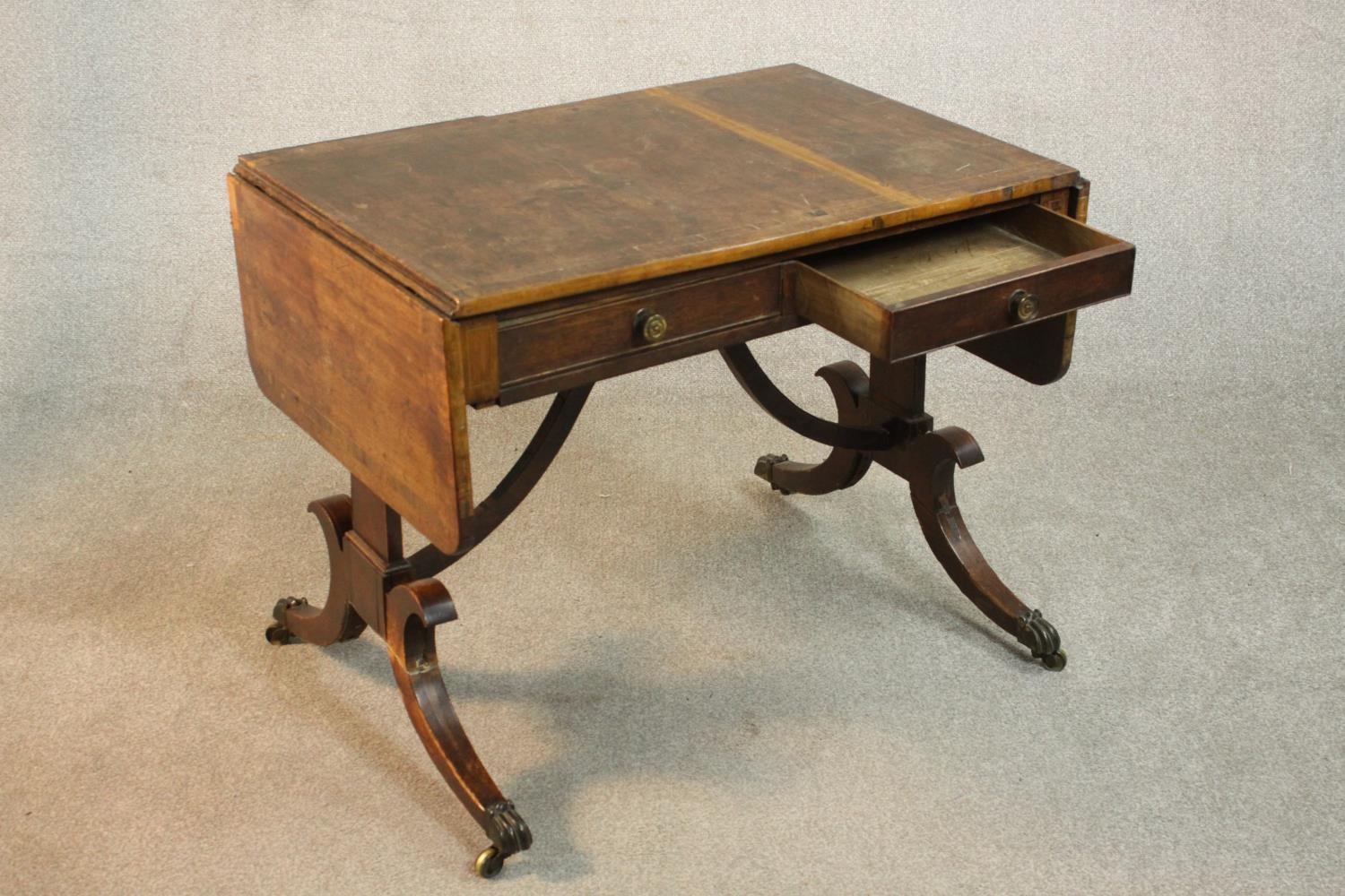 A George III mahogany and crossbanded sofa table with two drop leaves and two drawers, on end - Image 4 of 9