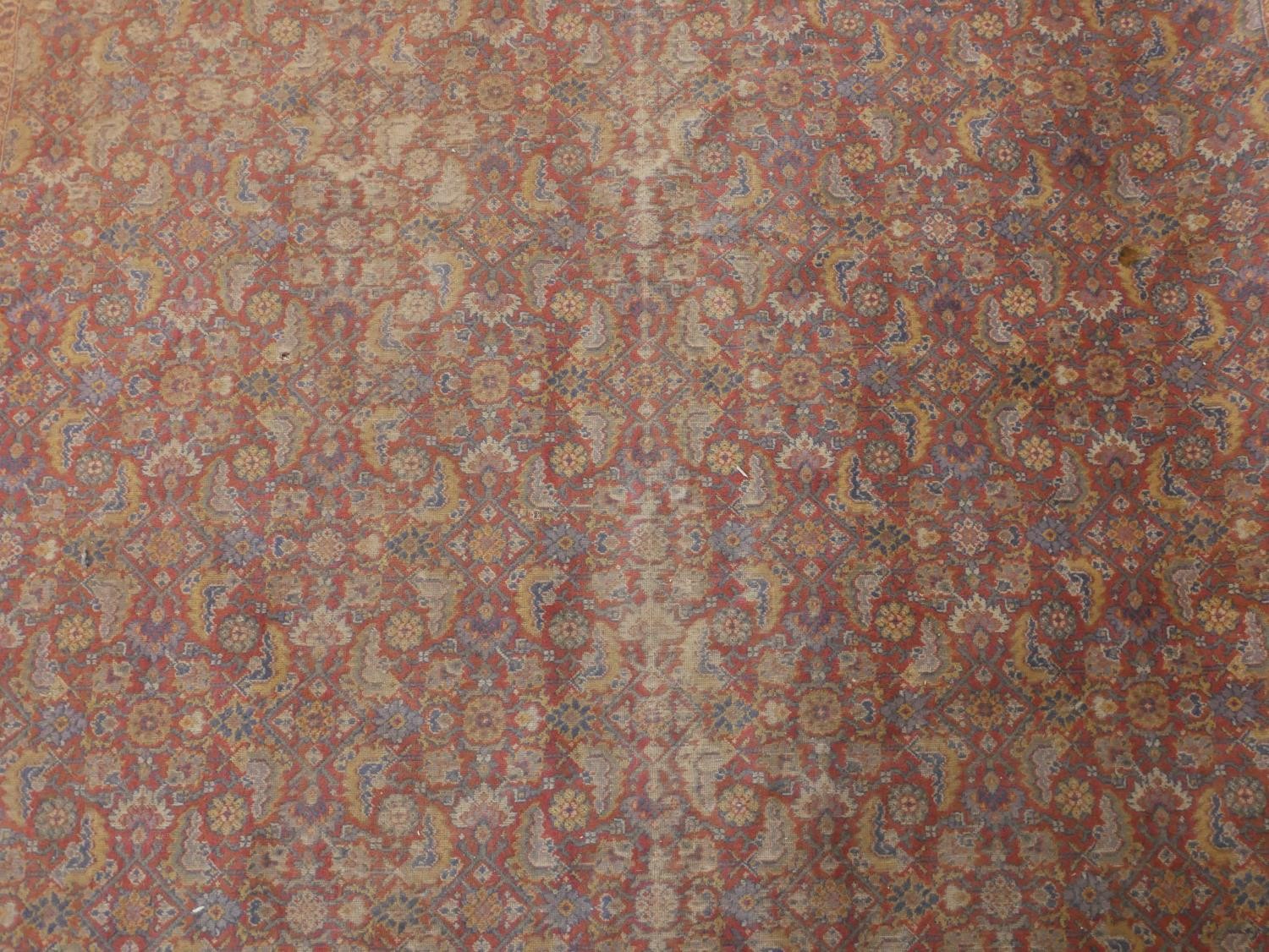 A red ground Keshan motif carpet. L.290 W.195cm - Image 5 of 7