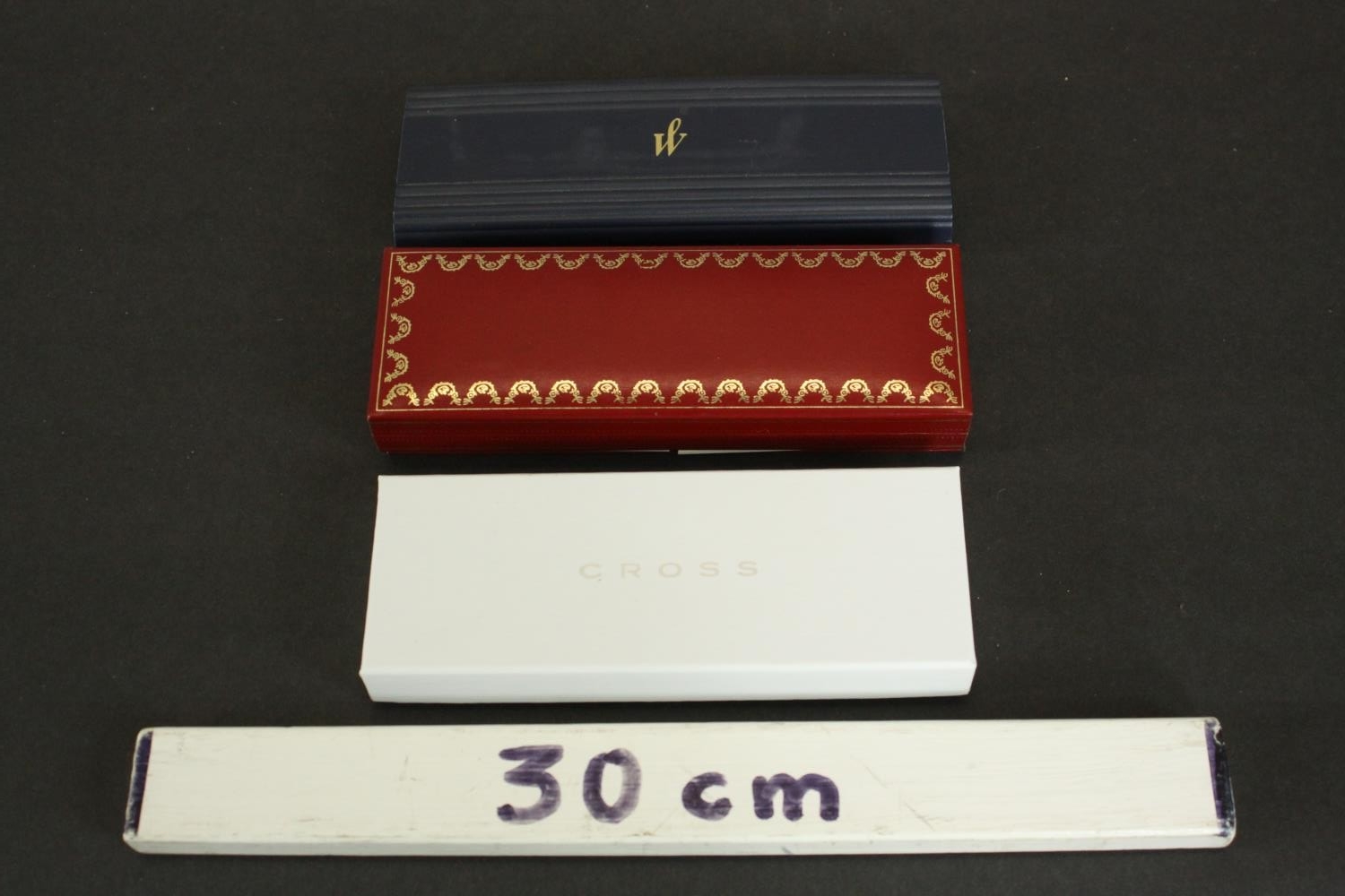 Three pens in boxes, including a cased Cartier "must de Cartier" steel-coloured lacquered metal - Image 2 of 12