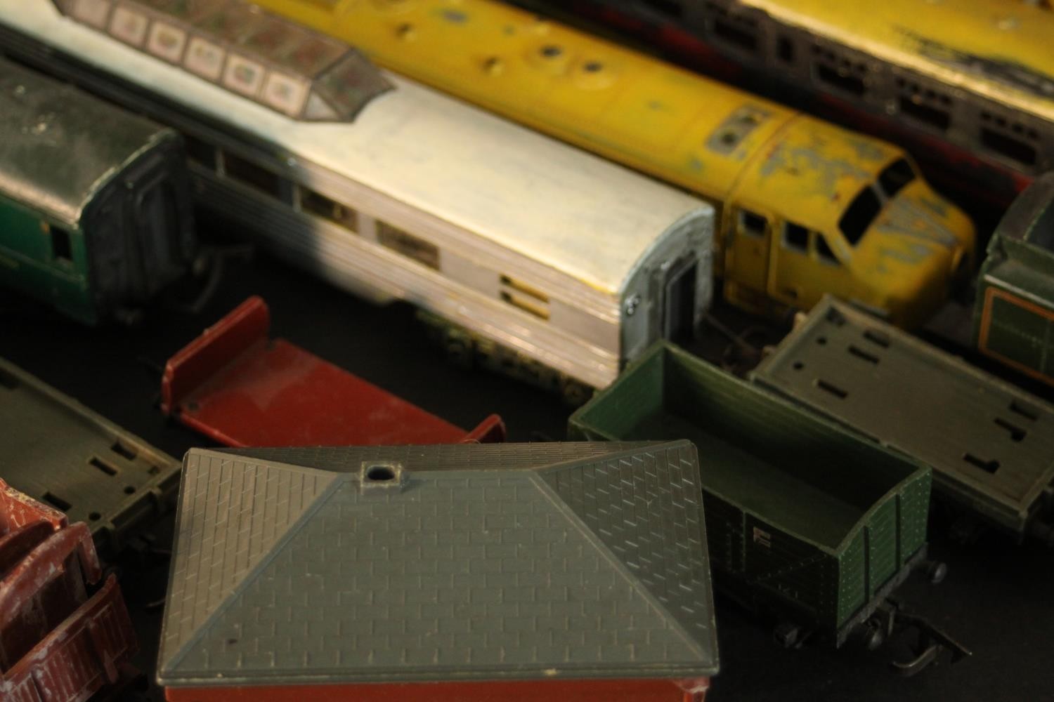 A Hornby Railways Freight Master train set, a Triang electric control box and other vintage - Image 5 of 11