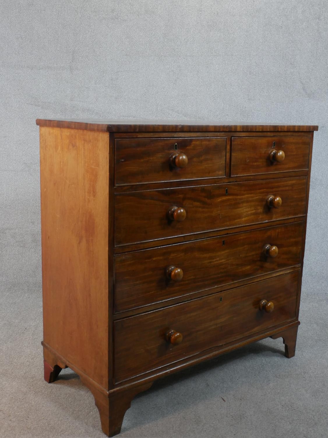 A Georgian mahogany chest of drawers on shaped bracket feet. H.106 W.107 D.48cm - Image 6 of 6