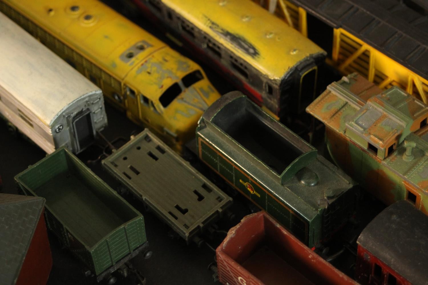 A Hornby Railways Freight Master train set, a Triang electric control box and other vintage - Image 4 of 11